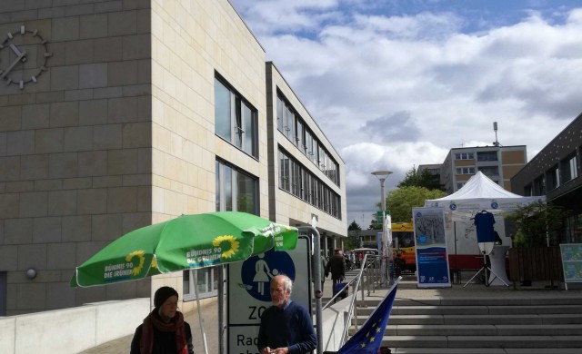 Wahlkampfstand Rathaus